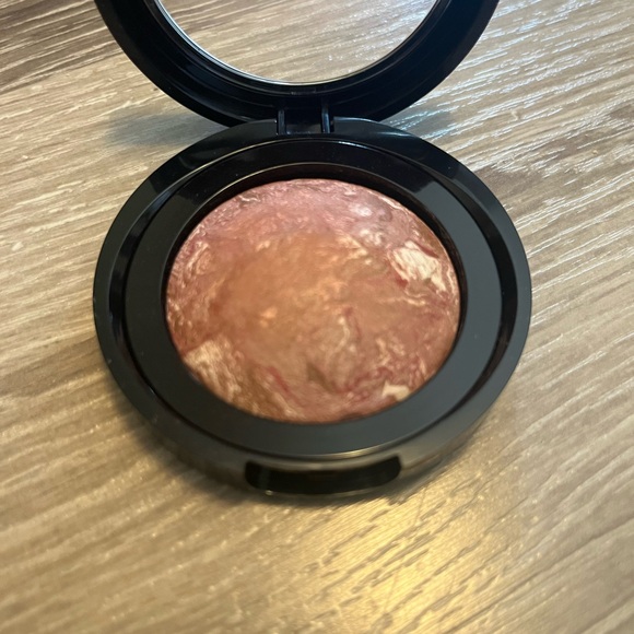 Laura Geller Blushes - Down to Earth Raspberry Sunswept - Picture 7 of 7